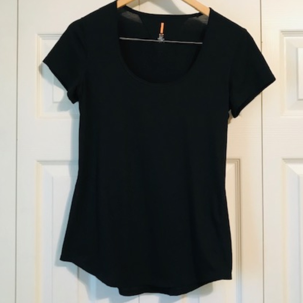 Lucy Scoop Neck Black Yoga Gym T Shirt